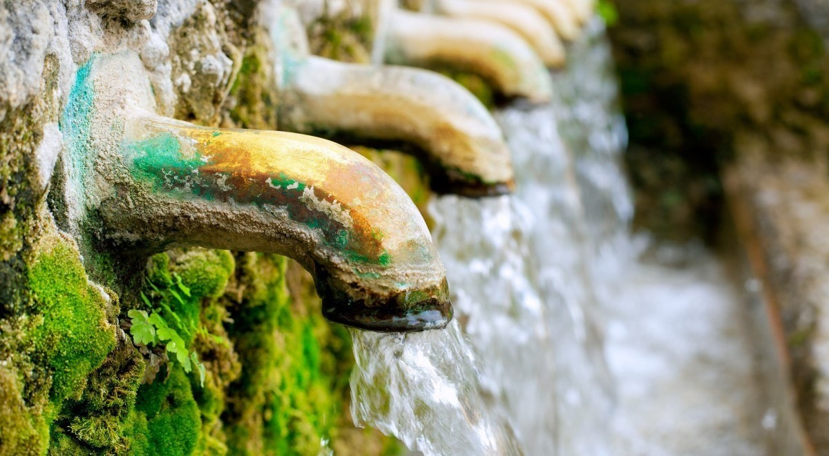 photodune-1420363-brass-fountain-water-source-spring-l-1200x661